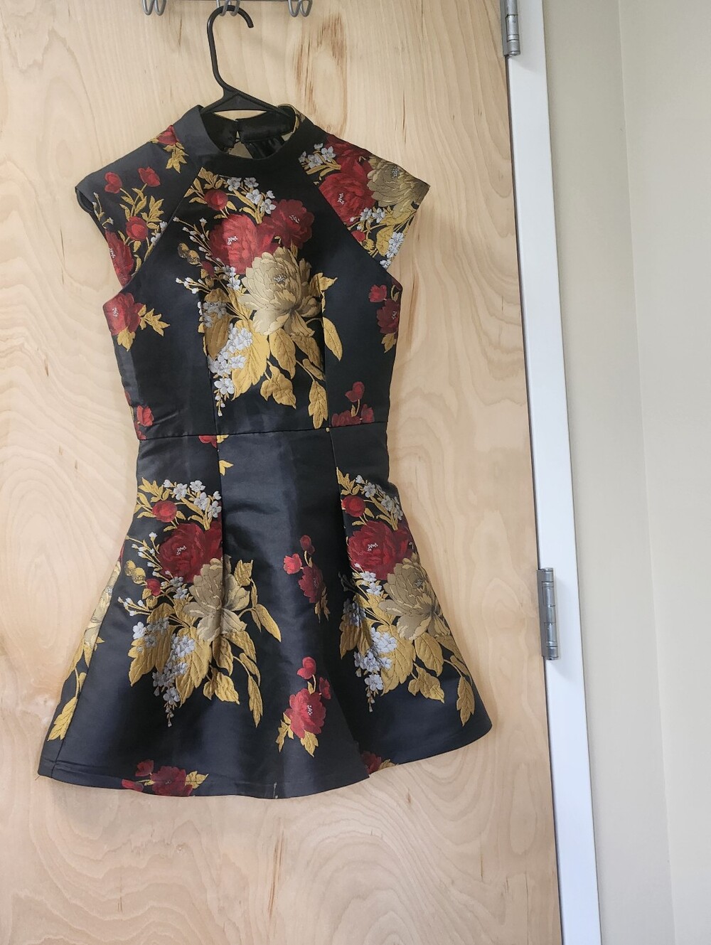 Chi Chi London Black Floral Fit-and-Flare Dress  Size UK8 US 4